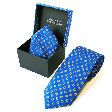 Lazos de los hombres fija la caja de regalo con el corbata de las mancuernas y el corbata del lazo corbatas